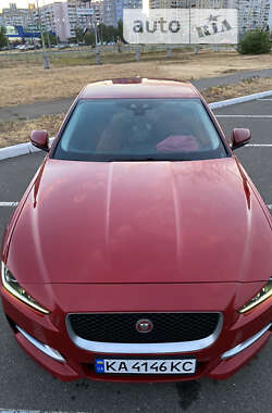 Седан Jaguar XE 2015 в Киеве