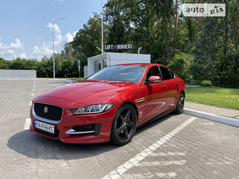 Седан Jaguar XE 2015 в Киеве