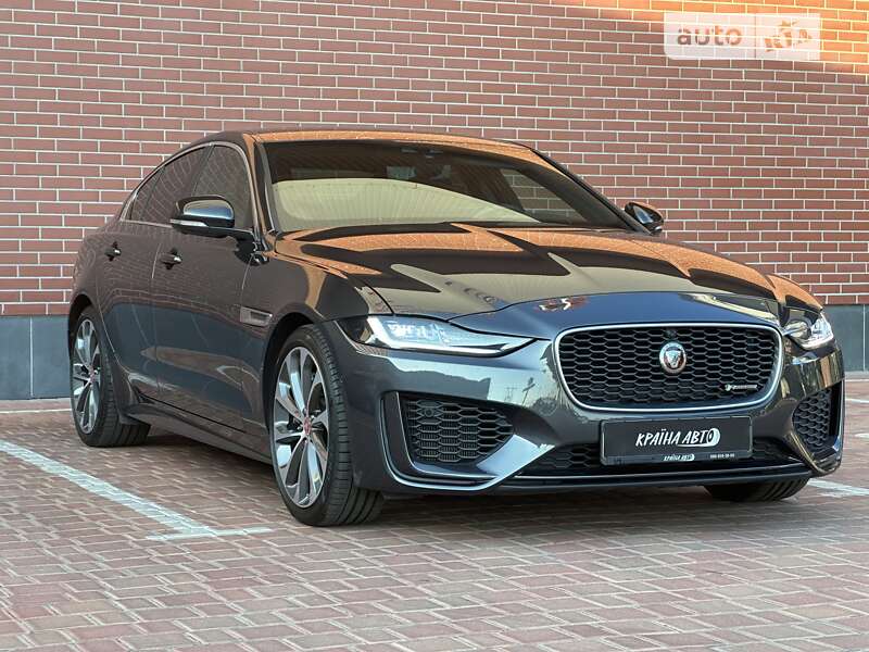 Седан Jaguar XE 2020 в Киеве