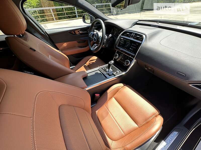 Седан Jaguar XE 2020 в Киеве