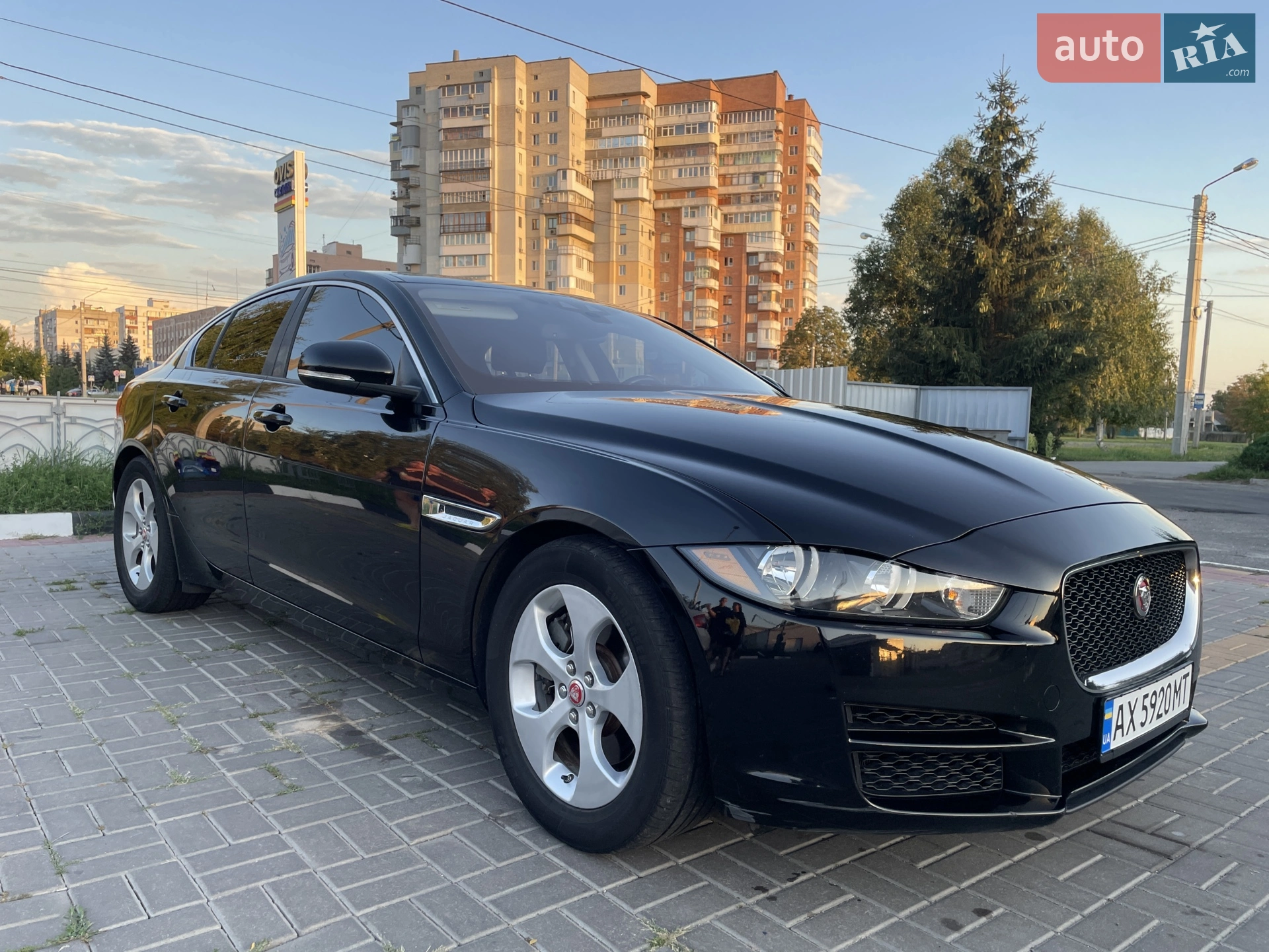 2017 Jaguar XE - фото 1