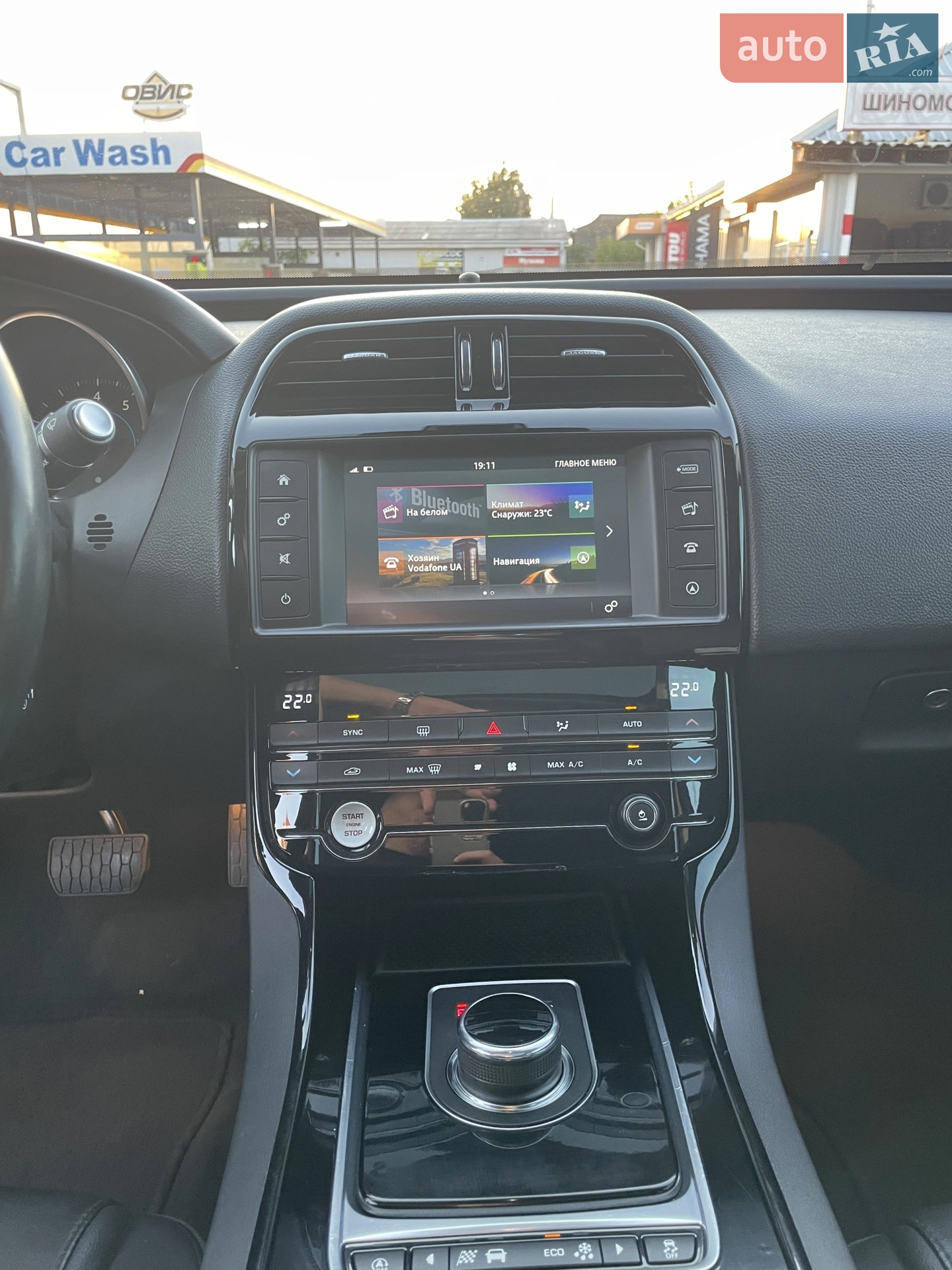 2017 Jaguar XE - мініатюра 22