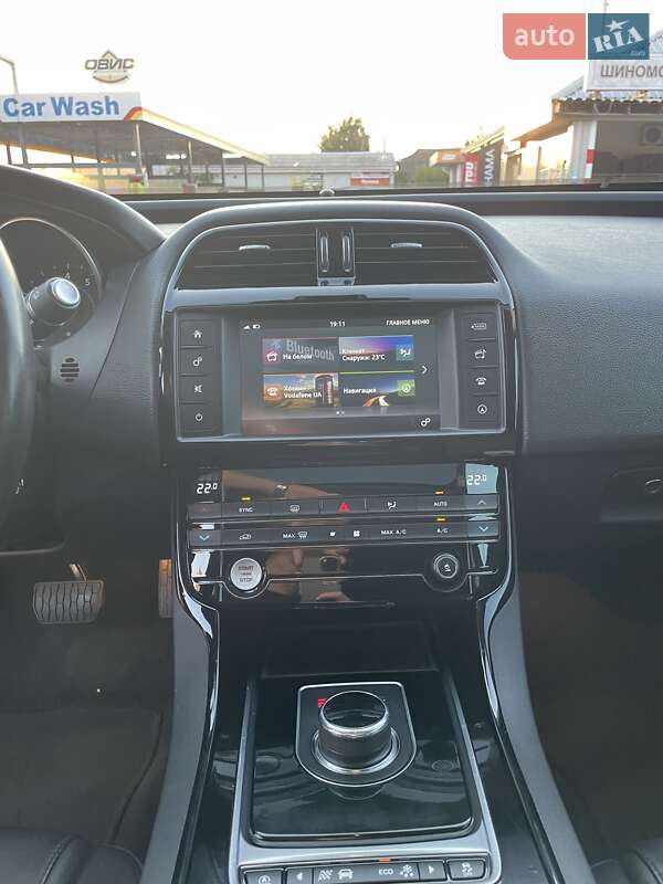 Седан Jaguar XE 2017 в Харькове