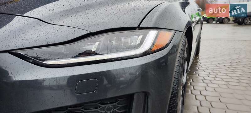 Седан Jaguar XE 2019 в Виннице