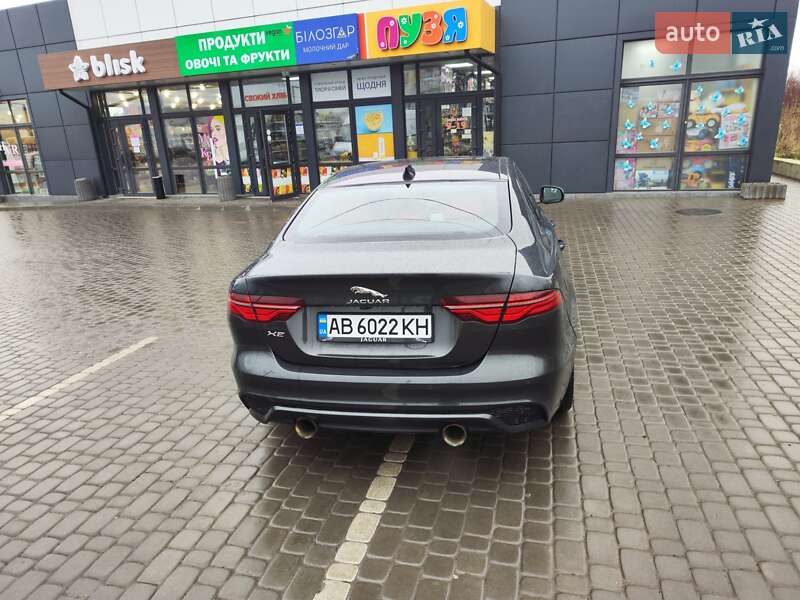 Седан Jaguar XE 2019 в Виннице