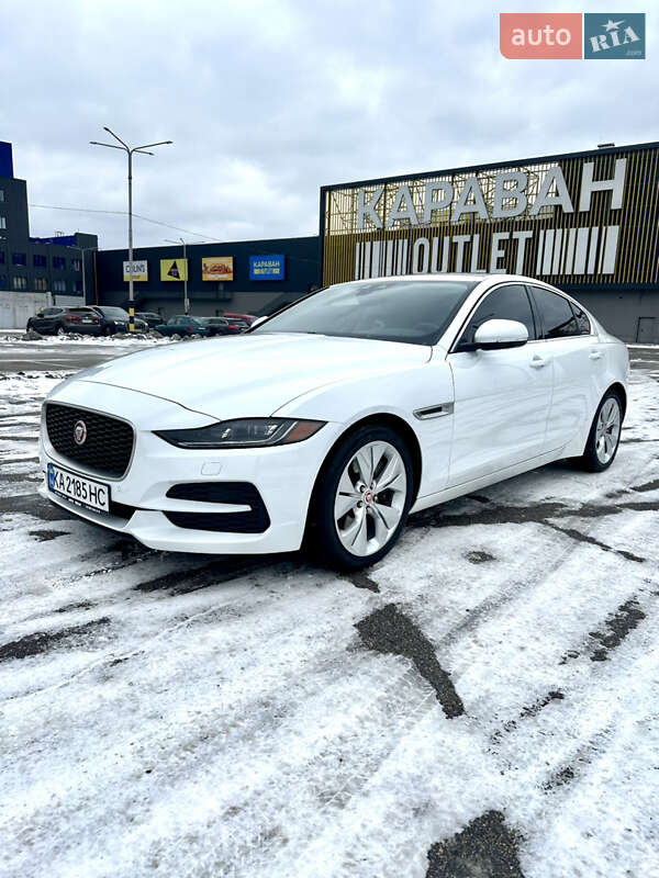 Jaguar XE 2020