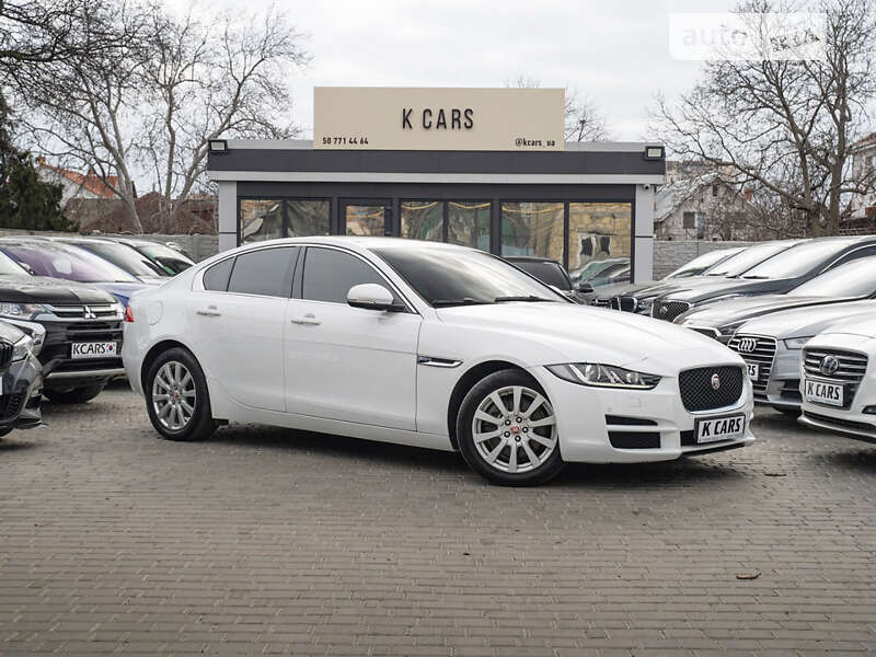 Седан Jaguar XE 2015 в Одесі