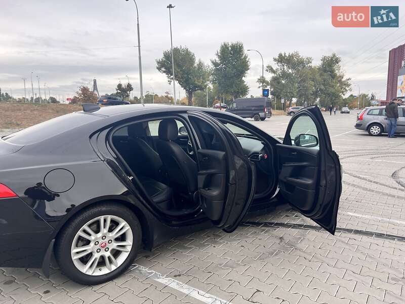 Седан Jaguar XE 2017 в Полтаве