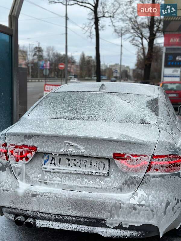 Седан Jaguar XE 2016 в Києві