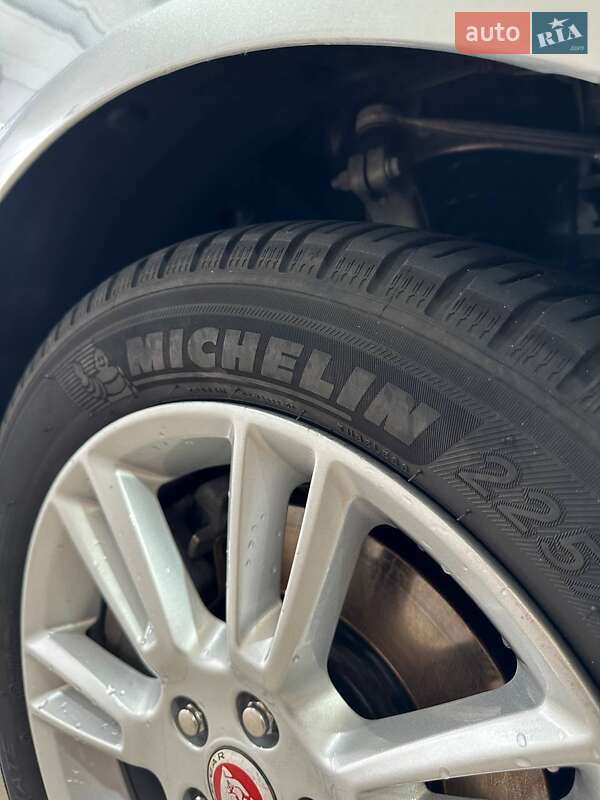 Седан Jaguar XE 2016 в Києві