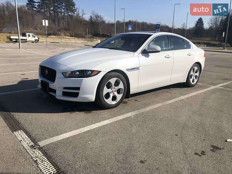 Jaguar XE 2017