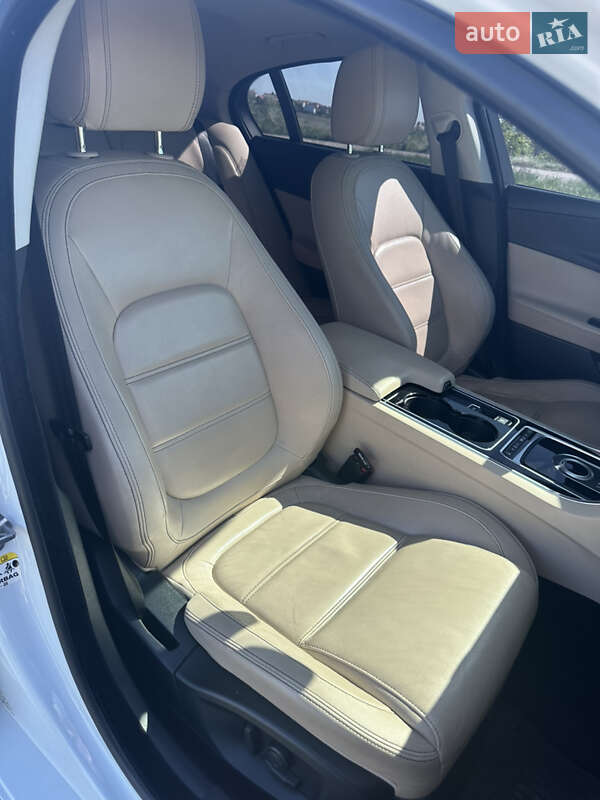 Седан Jaguar XE 2015 в Одессе