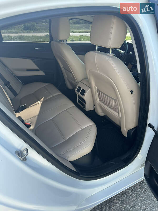 Седан Jaguar XE 2015 в Одессе