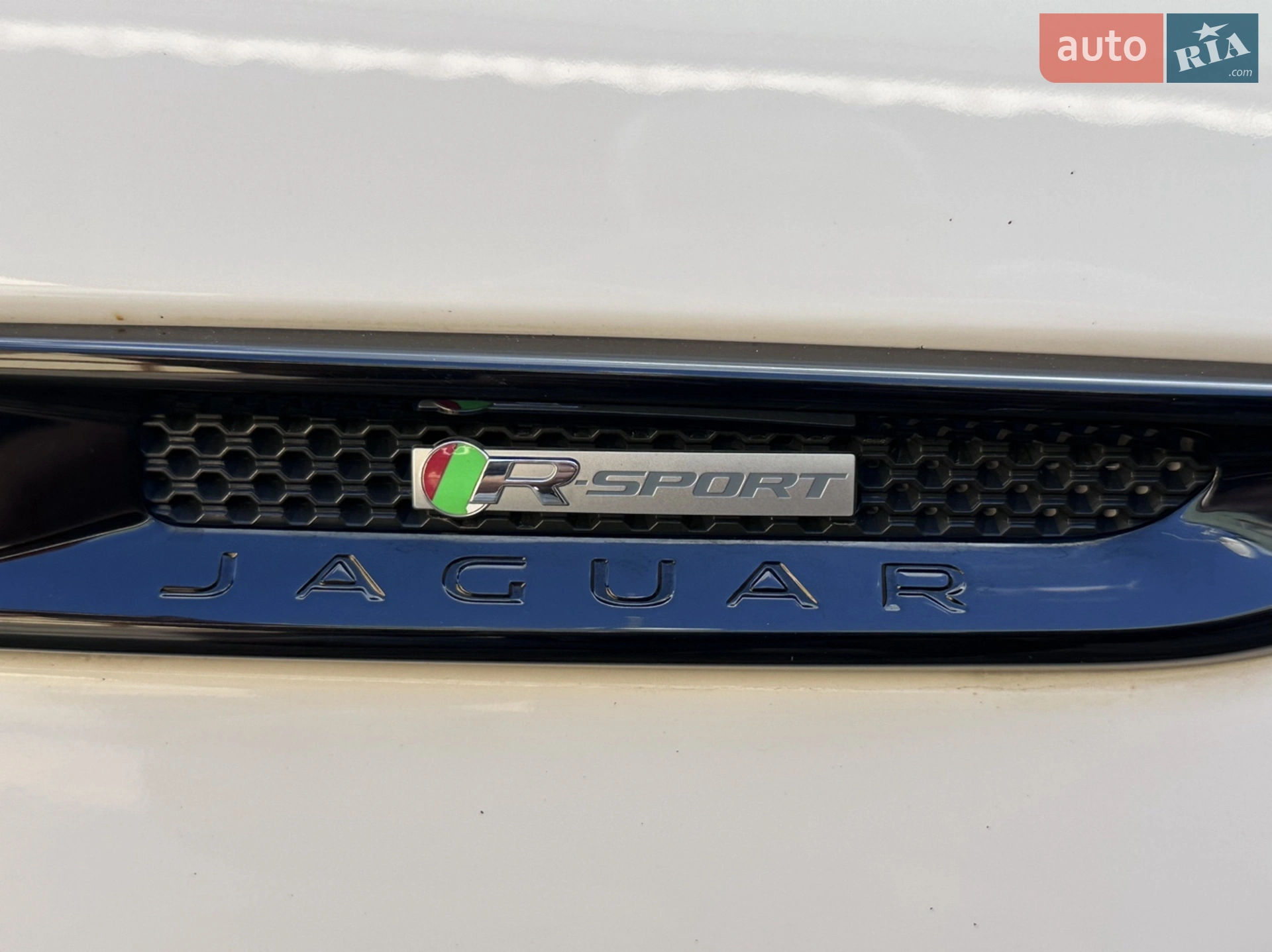 2016 Jaguar XE - мініатюра 11