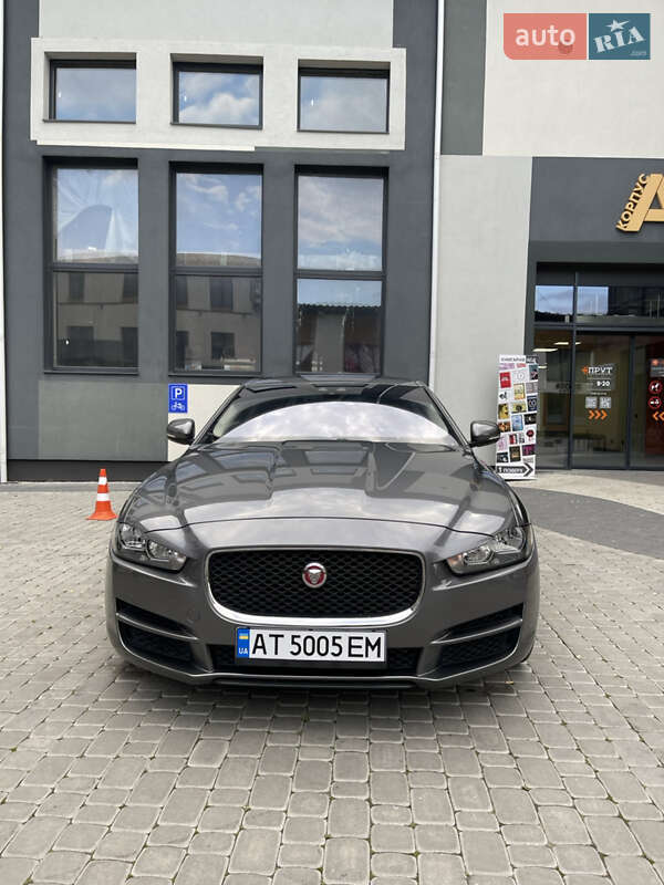 Jaguar XE 2016
