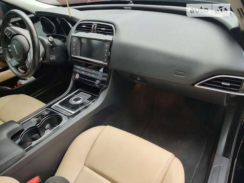 Седан Jaguar XE 2016 в Івано-Франківську фото 18 Седан Jaguar XE 2016 в Івано-Франківську