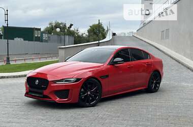 Седан Jaguar XE 2020 в Киеве