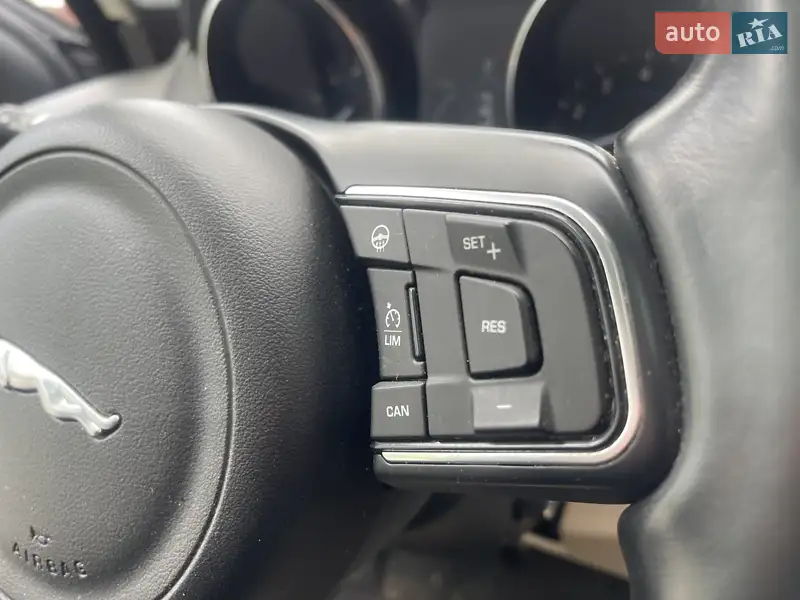 Jaguar XE 2016