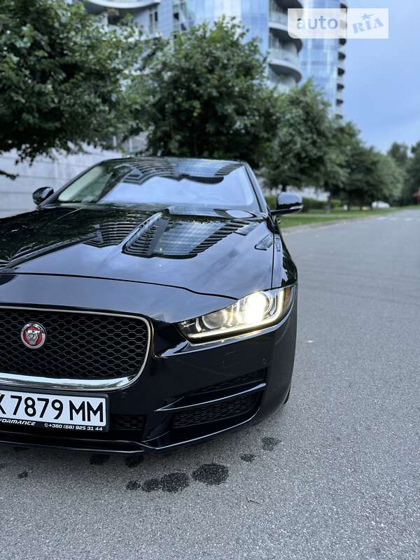 Седан Jaguar XE 2016 в Києві