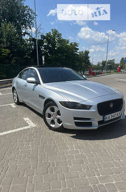 Седан Jaguar XE 2016 в Киеве