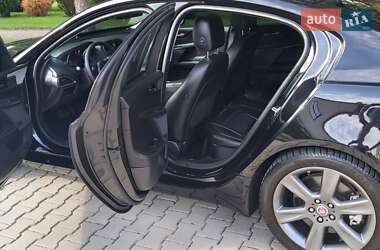 Седан Jaguar XE 2016 в 