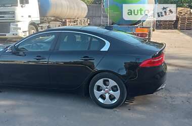 Седан Jaguar XE 2016 в 