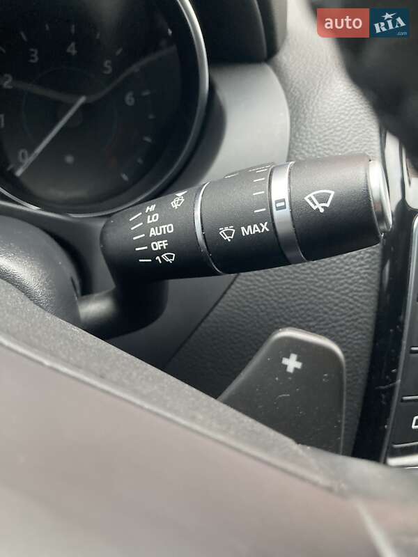 Седан Jaguar XE 2018 в Киеве