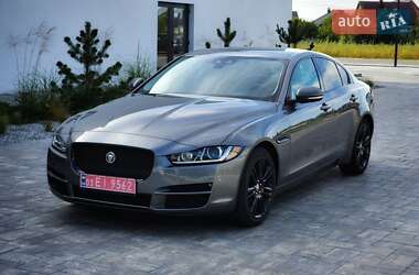 Седан Jaguar XE 2017 в Луцке