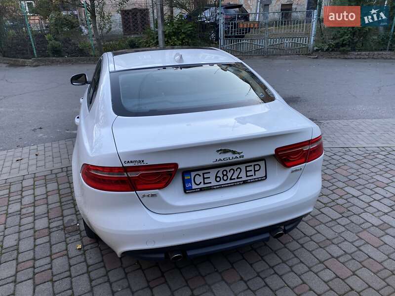 Седан Jaguar XE 2018 в Черновцах