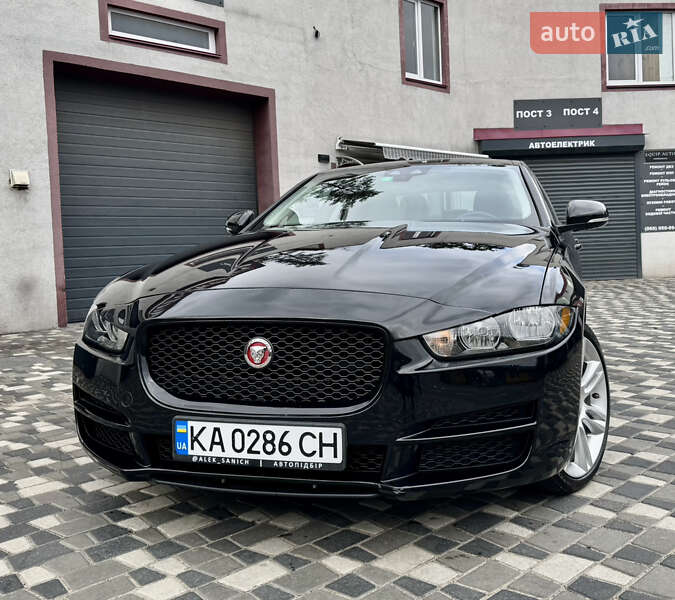 Седан Jaguar XE 2019 в Киеве