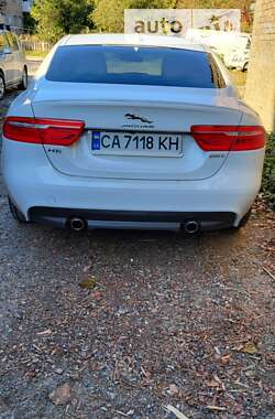 Седан Jaguar XE 2016 в Киеве