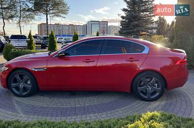 Седан Jaguar XE 2018 в Львове