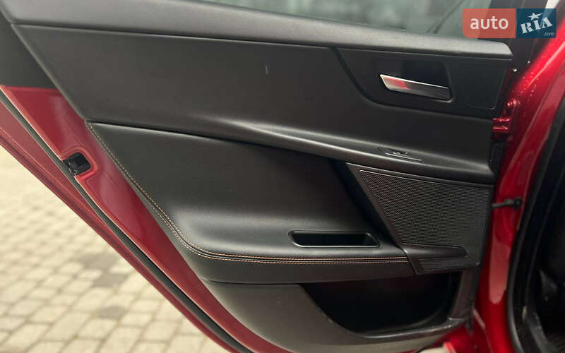 Седан Jaguar XE 2015 в Ивано-Франковске фото 21 Седан Jaguar XE 2015 в Ивано-Франковске