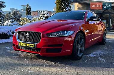 Седан Jaguar XE 2018 в Львові