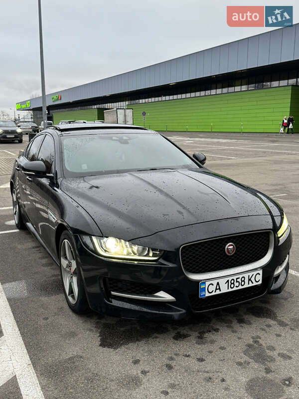 Седан Jaguar XE 2015 в Києві