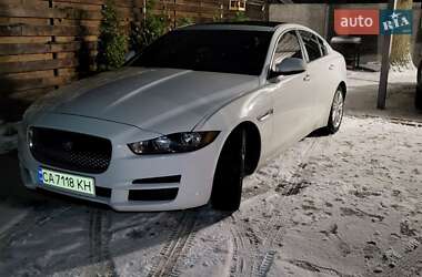 Седан Jaguar XE 2016 в Києві