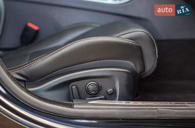 Седан Jaguar XE 2015 в 