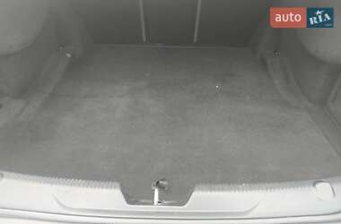 Седан Jaguar XE 2017 в 