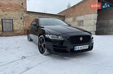 Седан Jaguar XE 2016 в 
