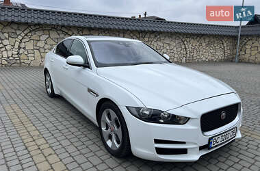 Седан Jaguar XE 2016 в Львове