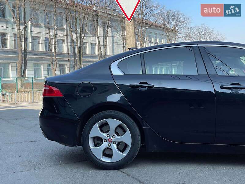 Седан Jaguar XE 2016 в Киеве