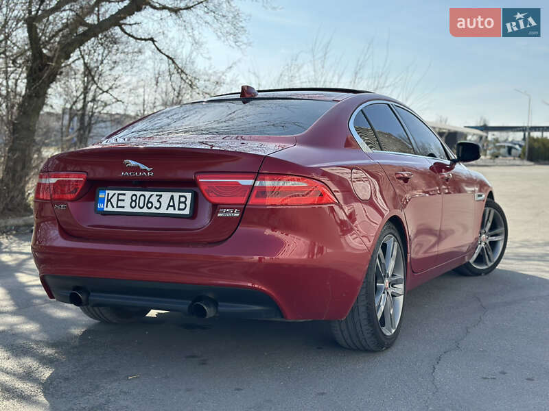 Седан Jaguar XE 2016 в Днепре