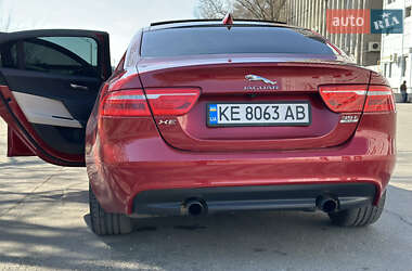 Седан Jaguar XE 2016 в 