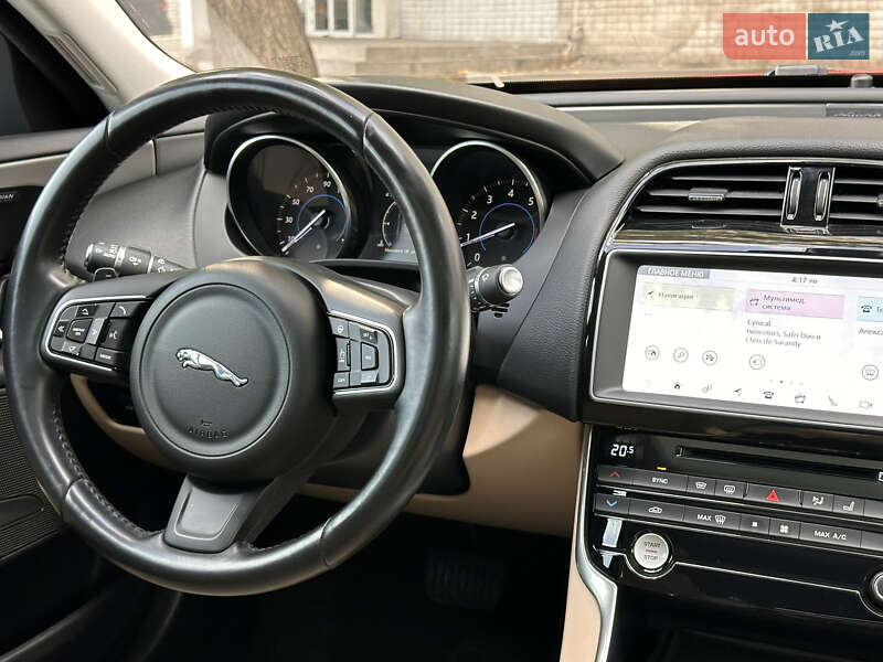 Седан Jaguar XE 2016 в Днепре