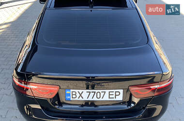 Седан Jaguar XE 2016 в 