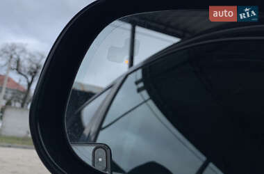 Седан Jaguar XE 2016 в 