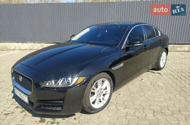 Седан Jaguar XE 2017 в 