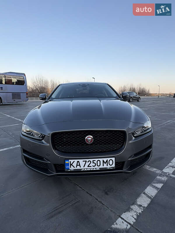 Седан Jaguar XE 2016 в Киеве