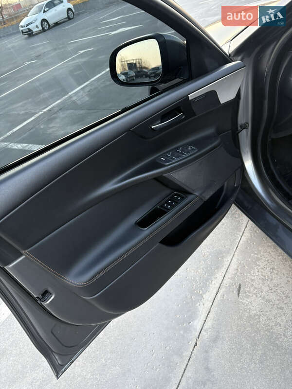 Седан Jaguar XE 2016 в Киеве