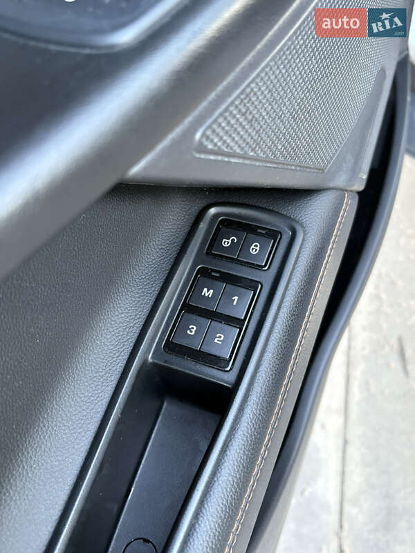 Седан Jaguar XE 2016 в Киеве